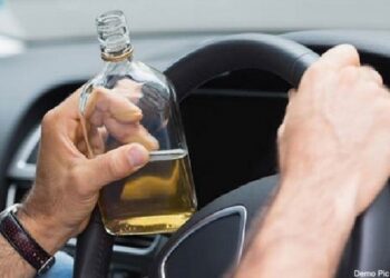 जब नशे में टल्ली होकर चालक-परिचालक ने दाैड़ाई बस, फिर यात्रियाें ने उठाया ये कदम