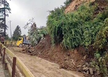 शिमला में कुदरत का तांडव! सर्कुलर रोड पर भारी भूस्खलन से यातायात ठप्प, 2 दिन के लिए बंद हुआ ये स्कूल