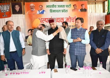 अल्पसंख्यक मोर्चा के कार्यक्रम में पहुंचे जयराम ठाकुर, आयोजकों को दी शुभकामनाएं