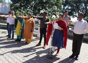 उपायुक्त ने हरी झंडी दिखा कर तंबाकू मुक्त युवा अभियान का किया शुभारंभ