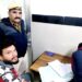 यात्री ने बीच सड़क बस से खींचकर पीटा HRTC का चालक, वर्दी भी फाड़ी