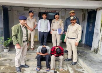 साढ़े 10 लाख रुपए के गहने चुराने वाले और खरीदने वाला गिरफ्तार, पुलिस ने ऐसे सुलझाई चाेरी की गुत्थी