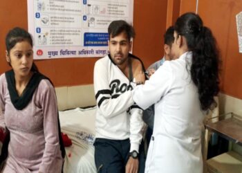 पागल कुत्ते का कहर, स्कूली बच्चों समेत 11 लोगों को बनाया निशाना