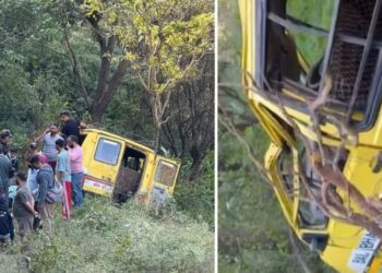 सोलन-सिरमौर के सीमावर्ती क्षेत्र में निजी स्कूल बस दुर्घटनाग्रस्त, 15 बच्चे व शिक्षक थे सवार