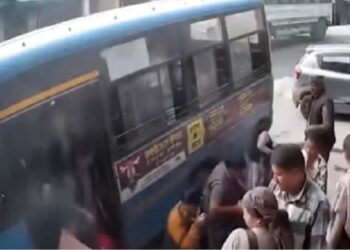 हिमाचल में यात्रियों से भरी चलती बस को लगी आग, मची अफरातफरी