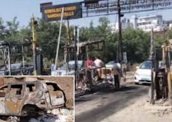 परवाणू टोल बैरियर पर आग का तांडव! कार समेत 3 बूथ जलकर राख, लाखों का नुक्सान