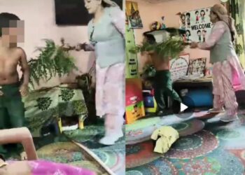हैवान बनी महिला टीचर! नंगाकर बच्चे की कांटेदार झाड़ियों से की पिटाई, दांत निकालते रहे साथी, VIDEO भी बनाया, हुई सस्पेंड