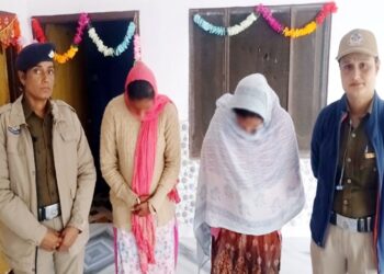 बेटे के बाद अब बुजुर्ग मां भी नशा तस्करी के मामले में गिरफ्तार, घर से चिट्टा-चरस और हजाराें की नकदी बरामद