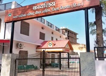 पांवटा साहिब : शहर में ठप्प पड़े विकास कार्य , अधिकारियों कर्मचारियों पर गंभीर आरोप , सड़क, नाली व स्ट्रीट लाइट  व्यवस्था बदहाल