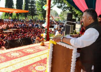 पांवटा साहिब में खुलेगा जिला सिरमौर का पहला केंद्रीय विद्यालय , हरिपुर टोहना में 80 बीघा भूमि का किया निरिक्षण -रोहित ठाकुर