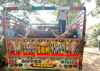 तस्करों का ”मास्टरप्लान” फेल, पंजाब पहुंचने से पहले ही पुलिस ने पकड़ लिया लाखाें का ”खजाना”