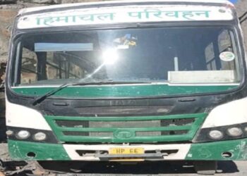 लापरवाही का कहर: चंडीगढ़ में HRTC बस ने ली महिला की जान, बाल बाल बचा पति