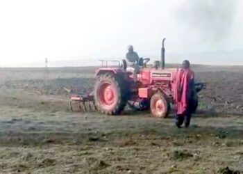 पौंग झील में भू-माफिया का आतंक, मां-बेटी को दी ट्रैक्टर से कुचलने की धमकी