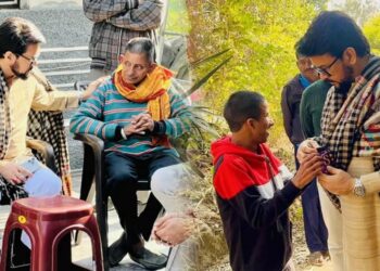 गोलू से मिलने पहुंचे सांसद अनुराग : बातचीत कर हुए भावुक, हर संभव मदद देने का किया वादा