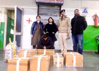 साेलन अस्पताल में बिना लाइसैंस चल रहा जन औषधि केंद्र सील