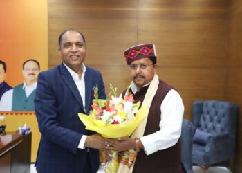 क्या सरकारी विभागों से राजनीति करवाना ही है व्यवस्था परिवर्तन  : जयराम ठाकुर