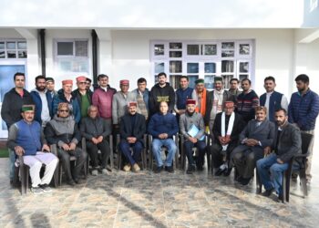 एक ठेकेदार वर्ग अपने भुगतान के लिए तरस रहा है दूसरा ठेकेदार राह में रोड़ा बन अधिकारियों के तबादले करवा रहा है