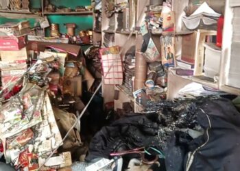 पंडोह बाजार में आग का तांडव, जनरल स्टोर जलकर खाक, लाखों का नुक्सान