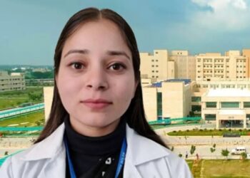 Himachal: आशा वर्कर की होनहार बेटी बनी नर्सिंग ऑफिसर, पूरा किया माता-पिता का सपना