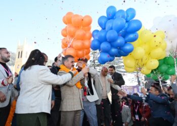 शिमला में विंटर कार्निवाल का आगाज, CM सुक्खू ने सांस्कृतिक परेड को दिखाई हरी झंडी