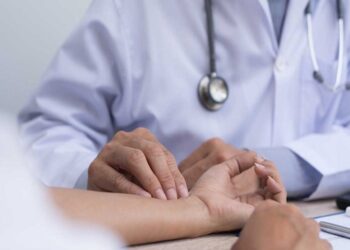 2800 से अधिक डॉक्टर हड़ताल पर…अस्पतालों में स्वास्थ्य सेवाएं ठप्प, आखिर कहां जाए जनता?