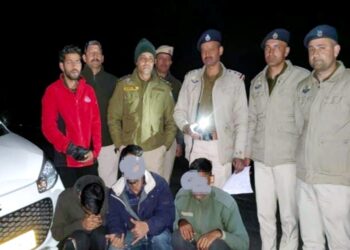 टैक्सी में नशे की सप्लाई का पर्दाफाश, 1.564 किलोग्राम चरस के साथ चुराह के 3 तस्कर गिरफ्तार