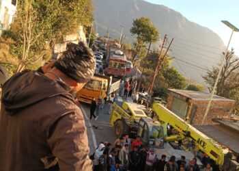 NH 707 पर एक्सीडेंट में 11 साल के बच्चे की मौ*त, ग्रामीणों ने एनएच 707 किया जाम