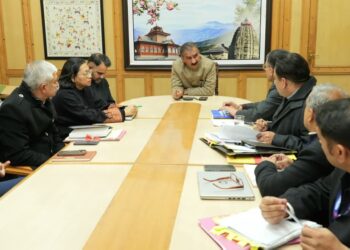 मुख्यमंत्री ने दिए जननी सुरक्षा ड्रॉप बैक एम्बुलेंस को बदलने के निर्देश