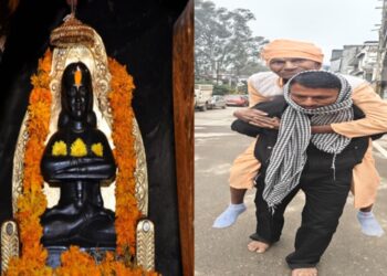 चलने-फिरने में असमर्थ पिता को पीठ पर उठाकर करवाए बाबा बालक नाथ के दर्शन