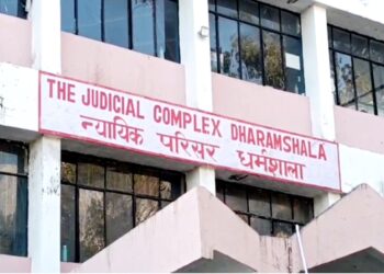 शिमला के बाद अब धर्मशाला कोर्ट काे मिली बम से उड़ाने की धमकी, पुलिस और बम स्क्वायड ने संभाला माेर्चा