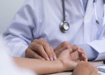 धर्मशाला में ठंड के साथ वायरल का ”अटैक”, अस्पताल में बढ़ी मरीजों की कतारें