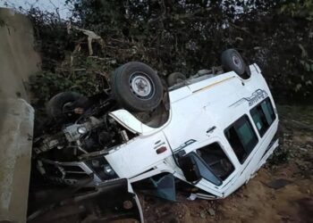 Himachal: टाहलीवाल में कर्मियों को लेकर जा रहा वाहन पलटा, 7 घायल, 2 की हालत गंभीर