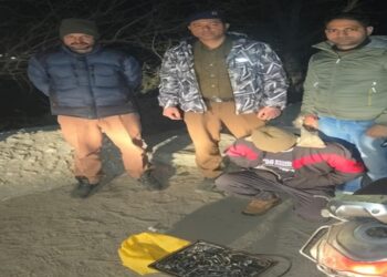 पुलिस की कार्रवाई: स्कूटी सवार से बरामद हुई 524 ग्राम चरस