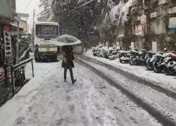 हिमाचल में सीजन का पहला हिमपात, जानें अगले 24 घंटे कैसा रहेगा मौसम?