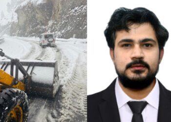 Shimla: बर्फ में फंसे लोगों के लिए मसीहा बना यह अधिकारी