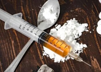 Himachal: 70.50 हजार कैश और चिट्टे के साथ पुलिस जवान और बिजली कर्मी गिफ्तार, 1 आरोपी दूसरी बार पकड़ा