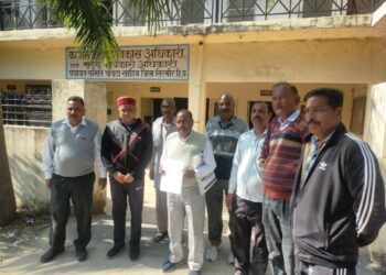 टोकीयों गांव में प्रस्तावित स्टोन क्रेशर का ग्रामीणों ने किया विरोध