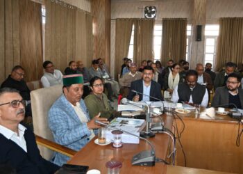 मंत्री जगत सिंह नेगी ने आज जिला सिरमौर के नाहन स्थित बचत भवन में वन अधिकार अधिनियम, राजस्व मामले तथा आपदा की समीक्षा बैठक ली