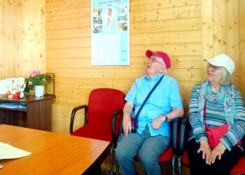 Shimla: पूर्वजों की जड़ें तलाशने इंगलैंड से शिमला पहुंचा दंपति, नगर निगम में नहीं मिला दादी की माैत का रिकॉर्ड