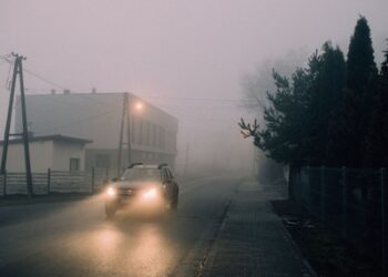 हाई बीम लाइट के दुरुपयोग पर सस्पेंड होगा लाइसेंस, मोटर व्हीकल एक्ट के तहत कटेगा चालान