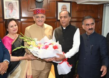 बिना किताबों के ही सीबीएसई स्कूलों में कैसे पढ़ेंगे बच्चे : जयराम ठाकुर