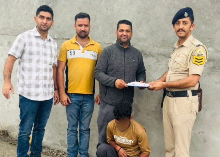 जिला सिरमौर पुलिस ने एक व्यक्ति से स्मैक/हैरोईन बरामद की व मादक पदार्थ अधिनियम में अभियोग पंजीकृत