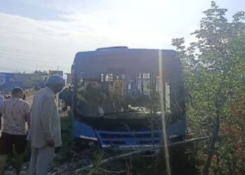 धर्मशाला जा रही HRTC बस हादसे का शिकार, अनियंत्रित होकर खेतों में जा घुसी…मची अफरा-तफरी