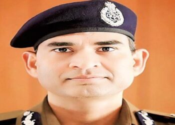 हिमाचल में DGP का सख्त फरमान जारी! गाड़ी पर “नंबर की जगह ”नाम” चमकाया, तो कटेगा भारी चालान