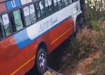 चिंतपूर्णी से लौट रहे जालंधर के श्रद्धालुओं की बस हुई अनियंत्रित, मची चीख-पुकार