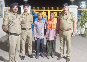 पांवटा साहिब : पुलिस ने पेश की मानवता की मिसाल, लापता व्यक्ति का पहले करवाया ईलाज फ़िर किया पिता के हवाले