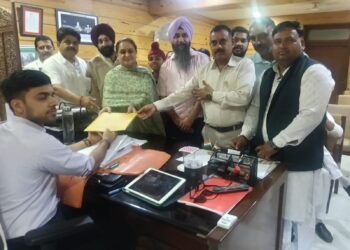 पांवटा साहिब : पार्षद पद के लिए वार्ड नंबर 1 से पूर्व चेयरमैन निर्मल कौर ने भरा नामांकन