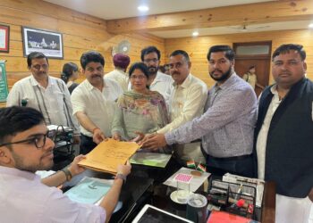 पांवटा साहिब वार्ड नंबर 3 में राजरानी सैनी ने भरा नामांकन, जीत की और अग्रसर