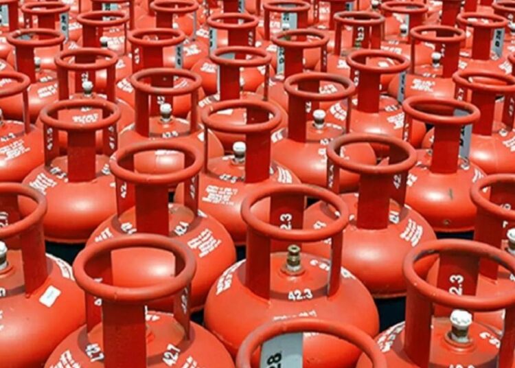 हिमाचल में हजारों उपभोक्ताओं की LPG बुकिंग अपने आप रद्द, लोग परेशान; सामने आई ये वजह