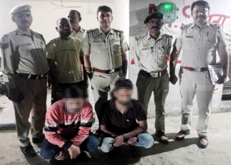 पुलिस ने नाकाबंदी पर रोकी कार…डैशबोर्ड से बरामद हुआ चिट्टा, कांगड़ा के 2 युवक गिरफ्तार